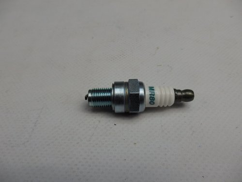 SPARK PLUG MR 80