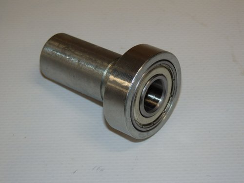 Rearwheel drive shaft sleeve